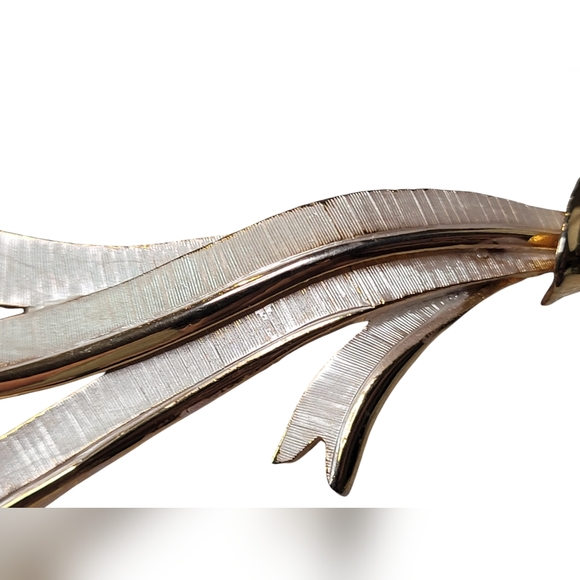 Vintage Bow Brooch - Picture 6 of 8